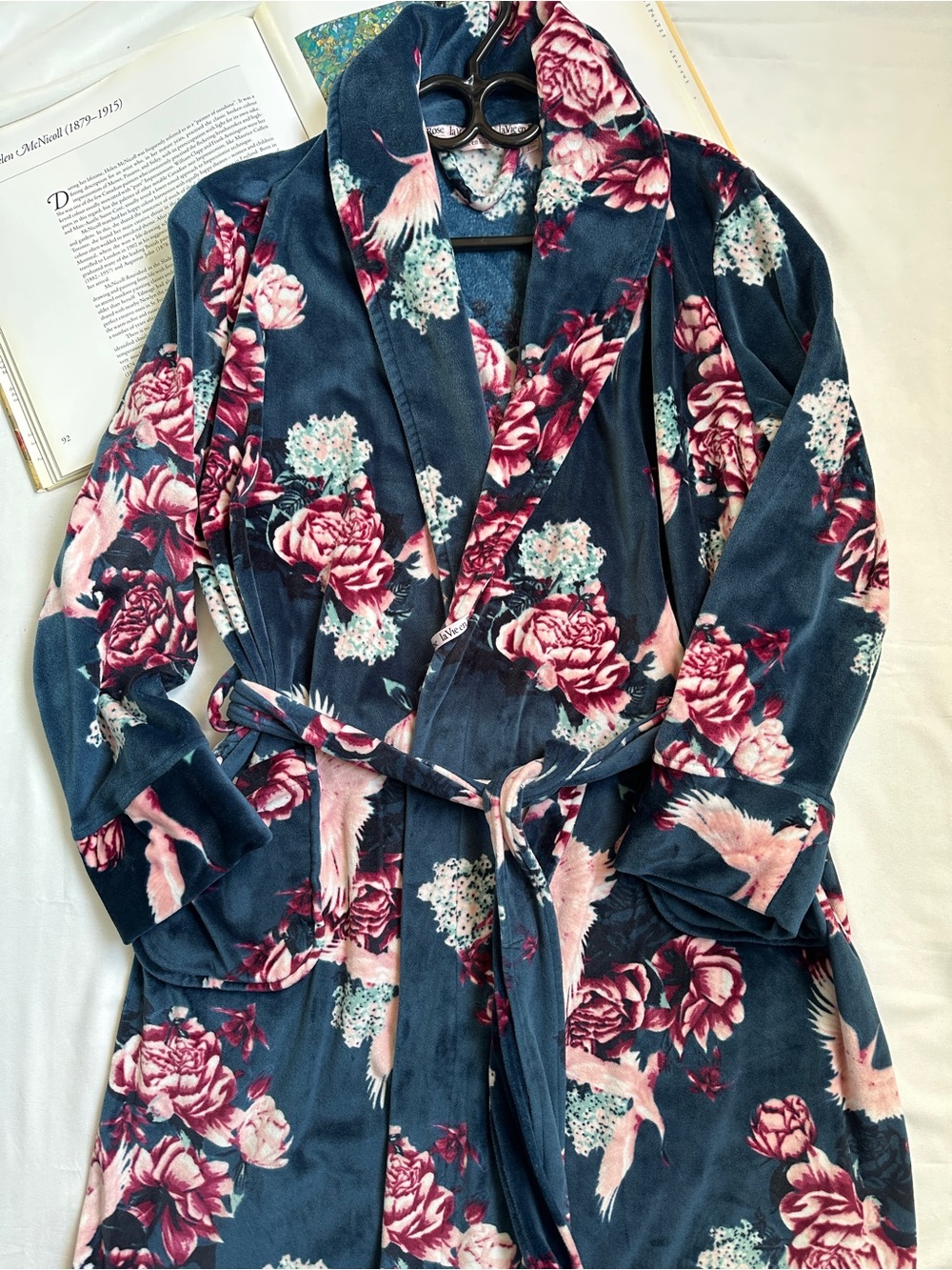 La Vie En Rose Plush Floral Wrap Robe in Blue and Pink